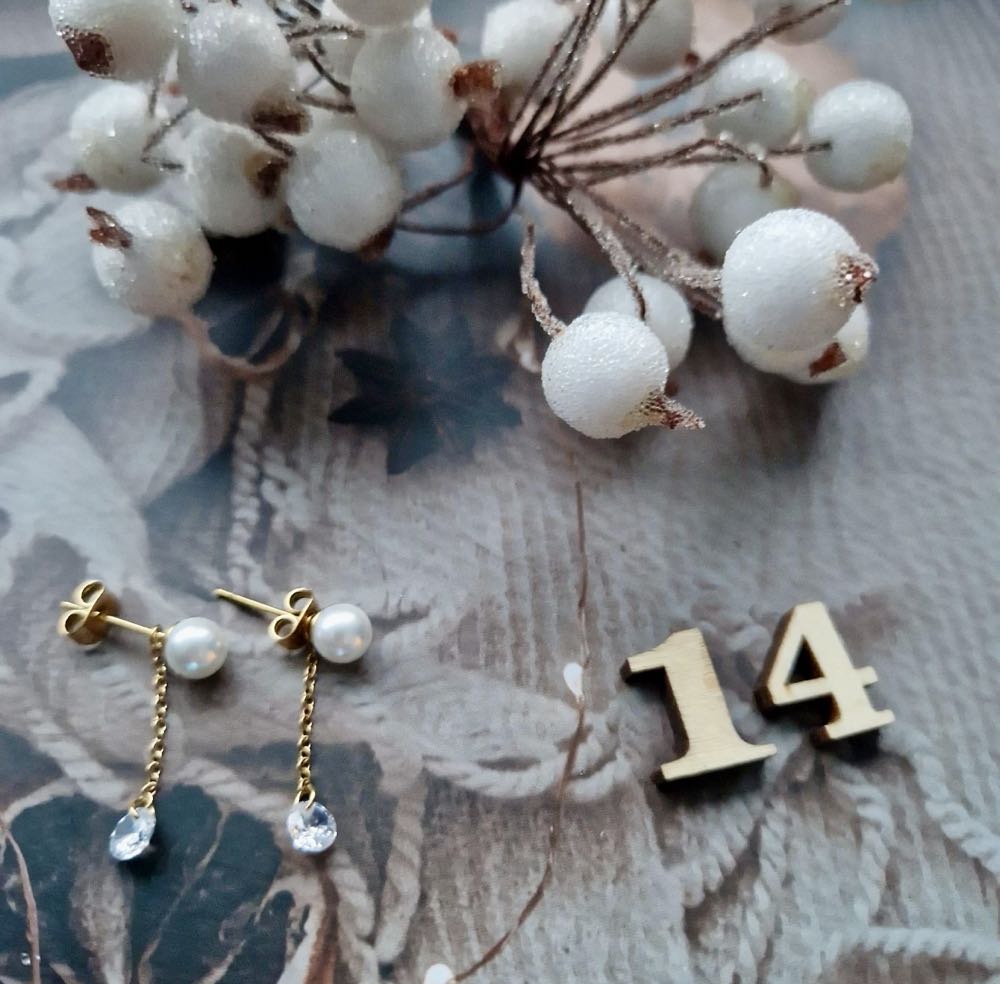 AK23 Perlen Ohrstecker m. Einhänger