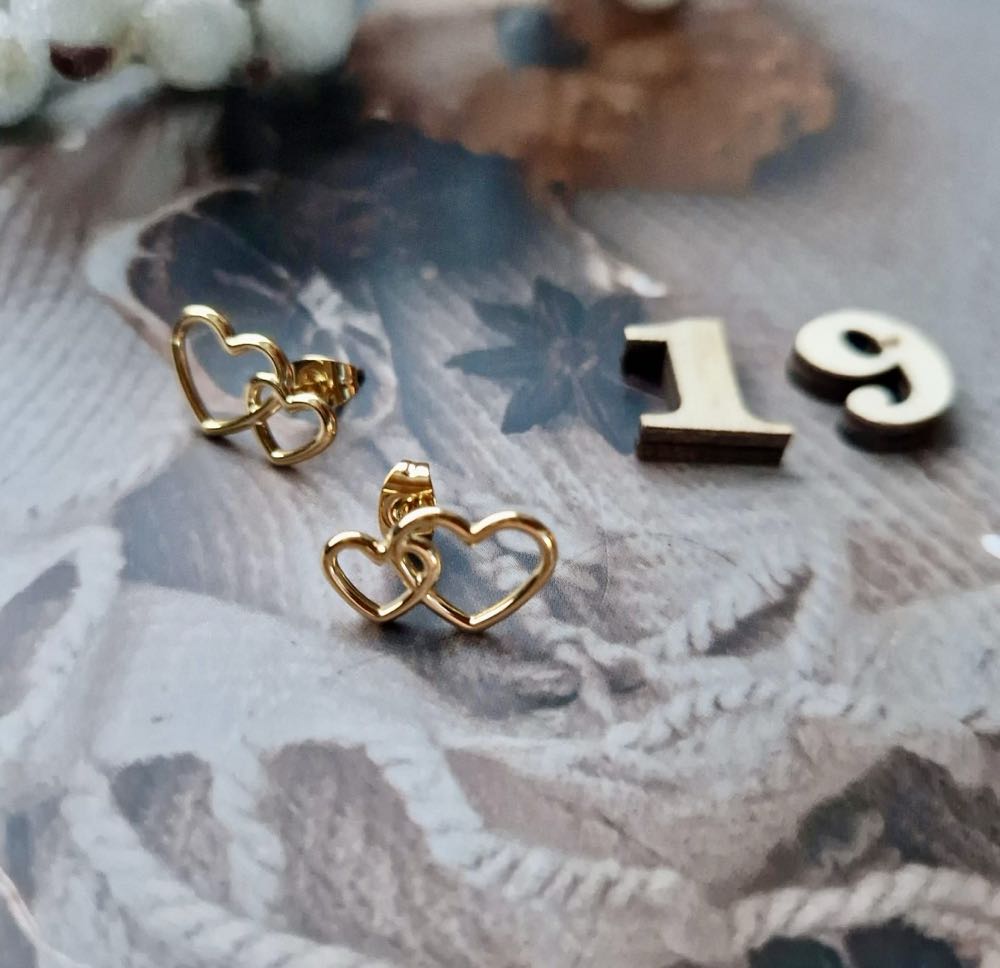 AK23 Herz Ohrstecker