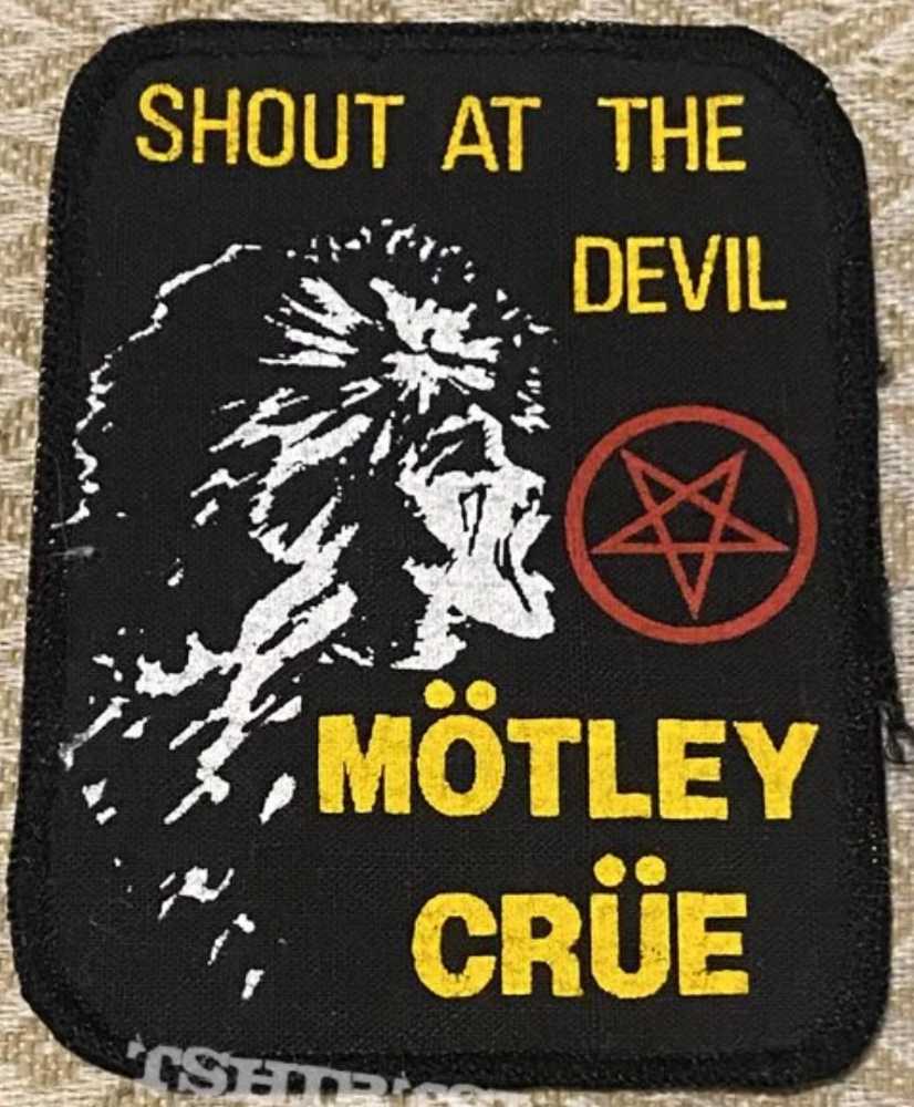 Mötley Crüe - Shout At The Devil