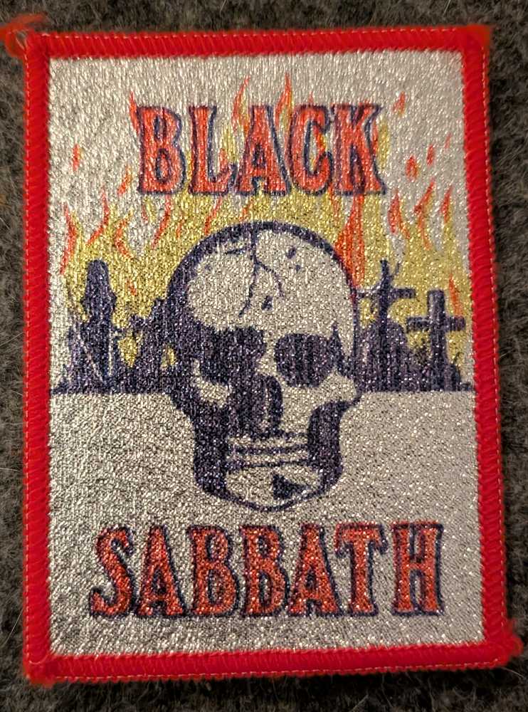 Black Sabbath - Burning Graveyard