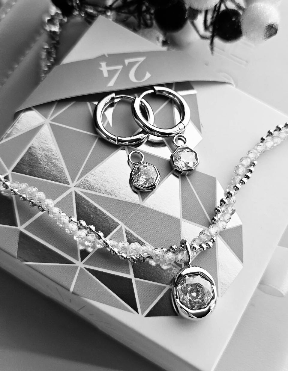 AK25 Perlen/Silber Kette mit Kristall