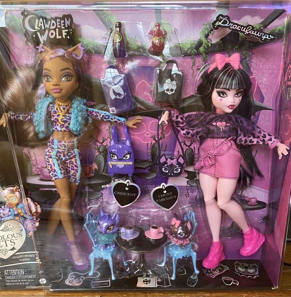 Draculaura and Clawdeen
