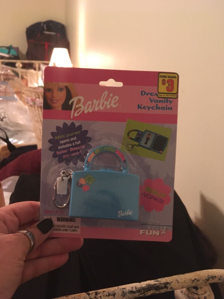 Barbie Dress Up Vanity Keychain 2000  doll collectible [Barcode 014397729000] - Main Image 1