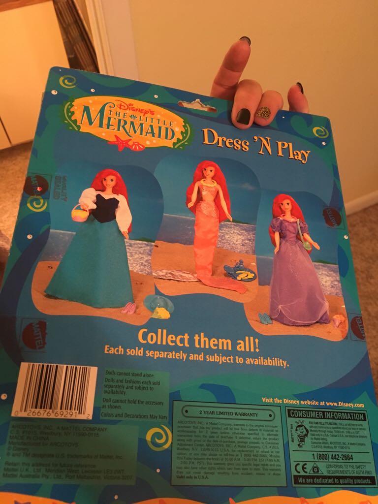 Disney’s The Little Mermaid Dress And Play  doll collectible [Barcode 026676692912] - Main Image 2