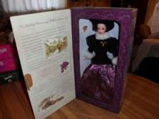 Hallmark Holiday Traditions - Hallmark Special Edition doll collectible [Barcode 015012428292] - Main Image 2