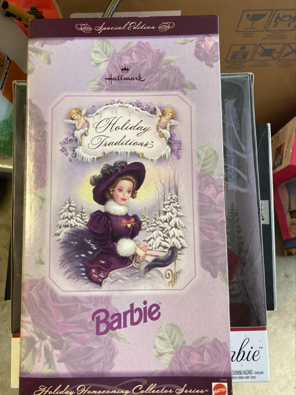 Hallmark Holiday Traditions - Hallmark Special Edition doll collectible [Barcode 015012428292] - Main Image 3