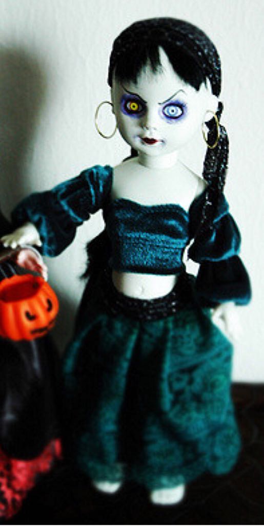 Gypsy - Living Dead Dolls doll collectible [Barcode 696198930856] - Main Image 2