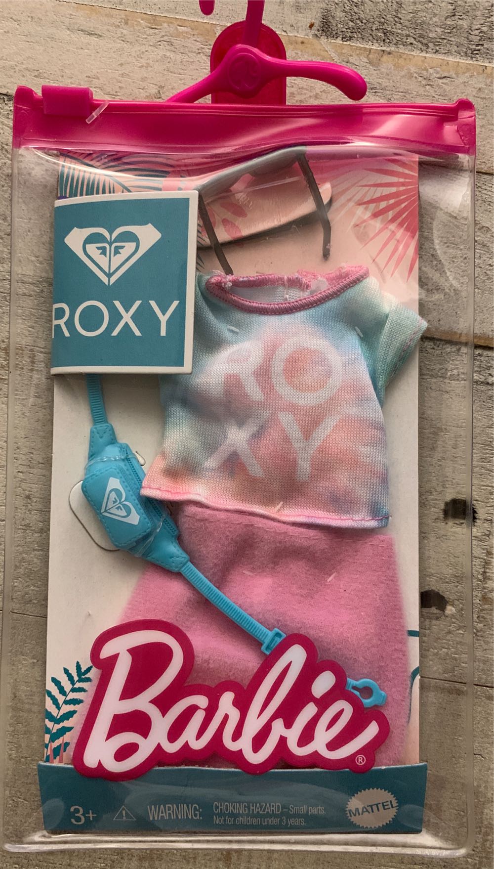 Roxy Fashion Skirt And Love T-shirt  doll collectible [Barcode 887961901689] - Main Image 1