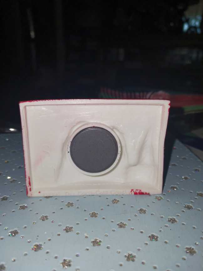 Coca-Cola Magnets Polar Bear With Yellow Coke Bottle 1996 - Coca-Cola vinyl figure collectible - Main Image 2