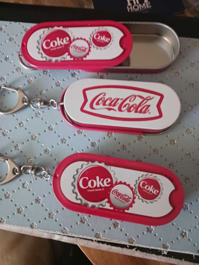 Coca-Cola Keychain & Coin Holder - Coca-Cola vinyl figure collectible - Main Image 3