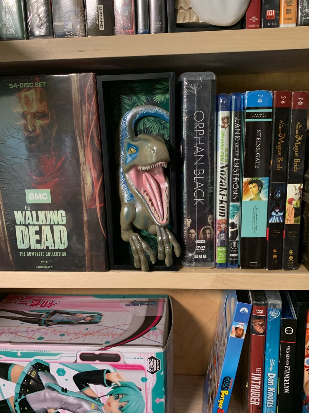 Nooks: Jurassic World: Raptor  vinyl figure collectible [Barcode 840070956131] - Main Image 2