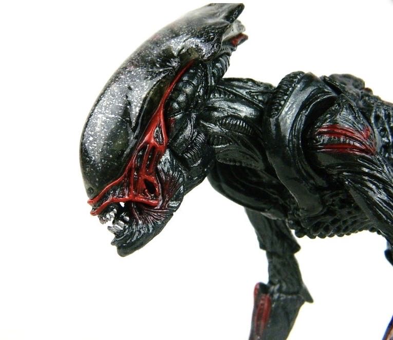 Aliens:  Night Cougar Alien - Alien vinyl figure collectible [Barcode 634482517161] - Main Image 2