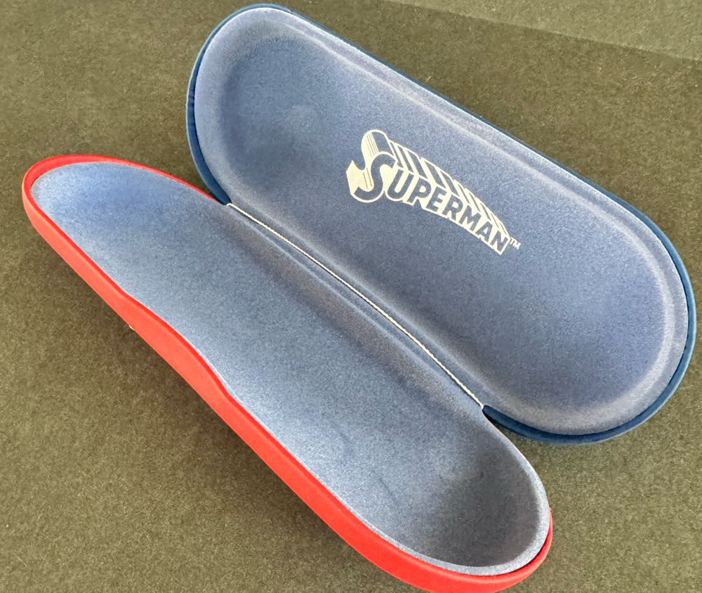 Eyeglass Case Superman Themed - DC Comics vinyl figure collectible - Main Image 2