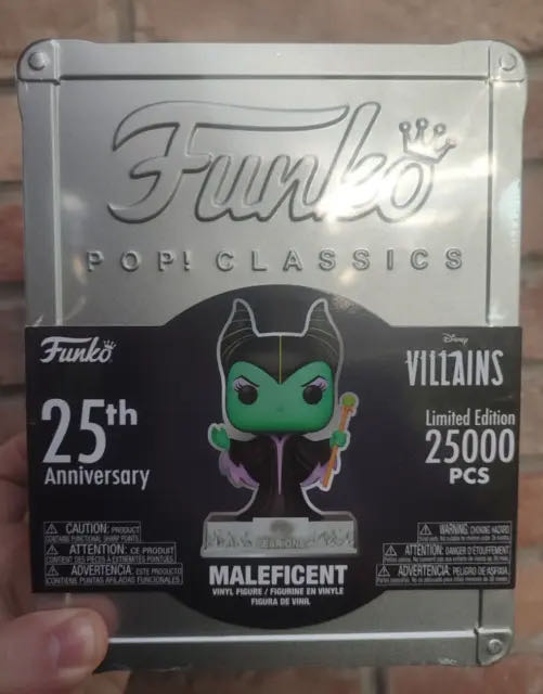 Maleficent 25 Years Limited Edition - Sleeping Beauty vinyl figure collectible - Main Image 2