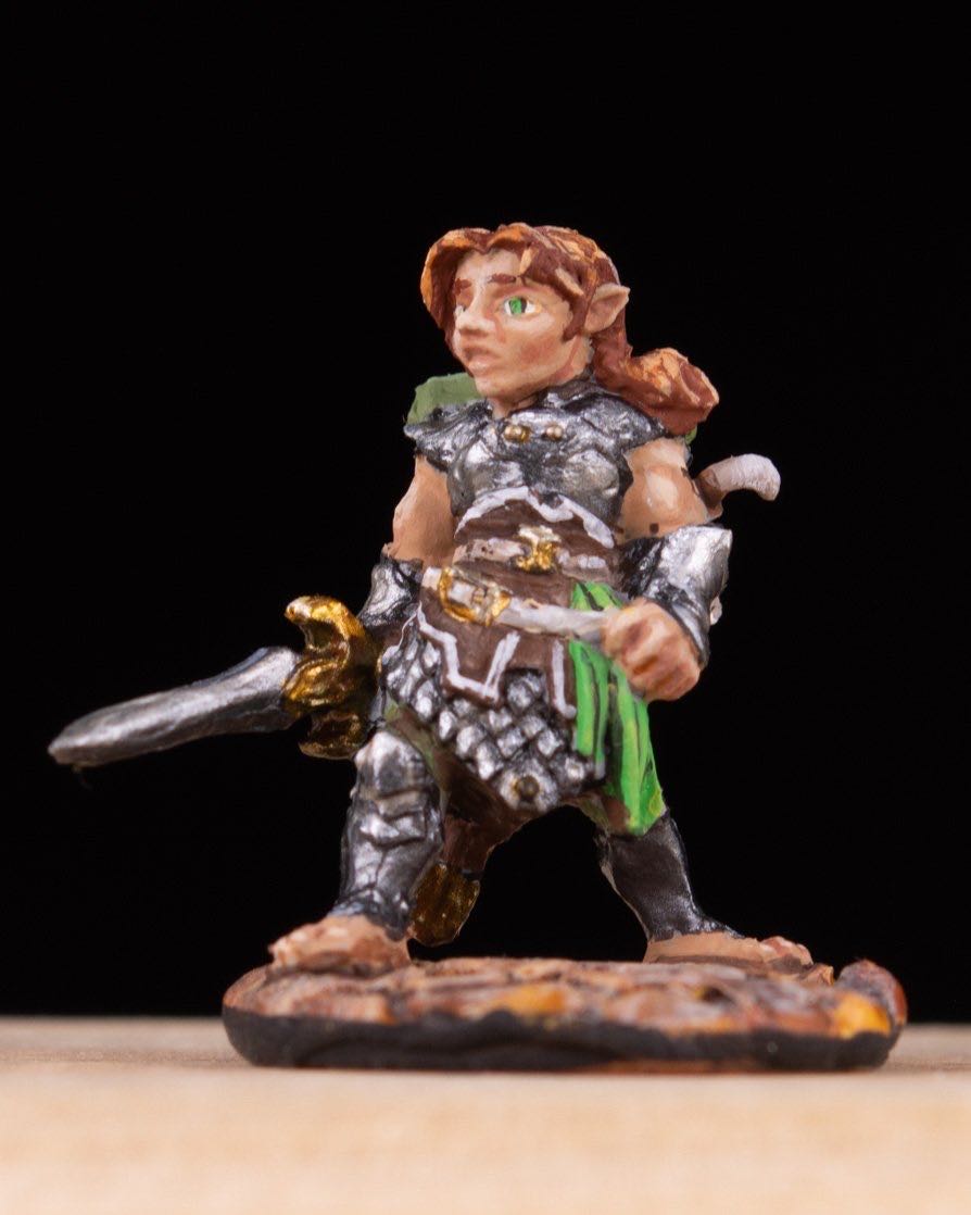 Bones: Dingo Halfling Rogue Reaper - Dungeons & Dragons vinyl figure collectible [Barcode 762486774034] - Main Image 2