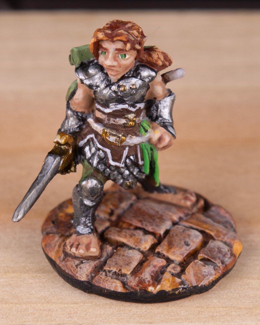 Bones: Dingo Halfling Rogue Reaper - Dungeons & Dragons vinyl figure collectible [Barcode 762486774034] - Main Image 3