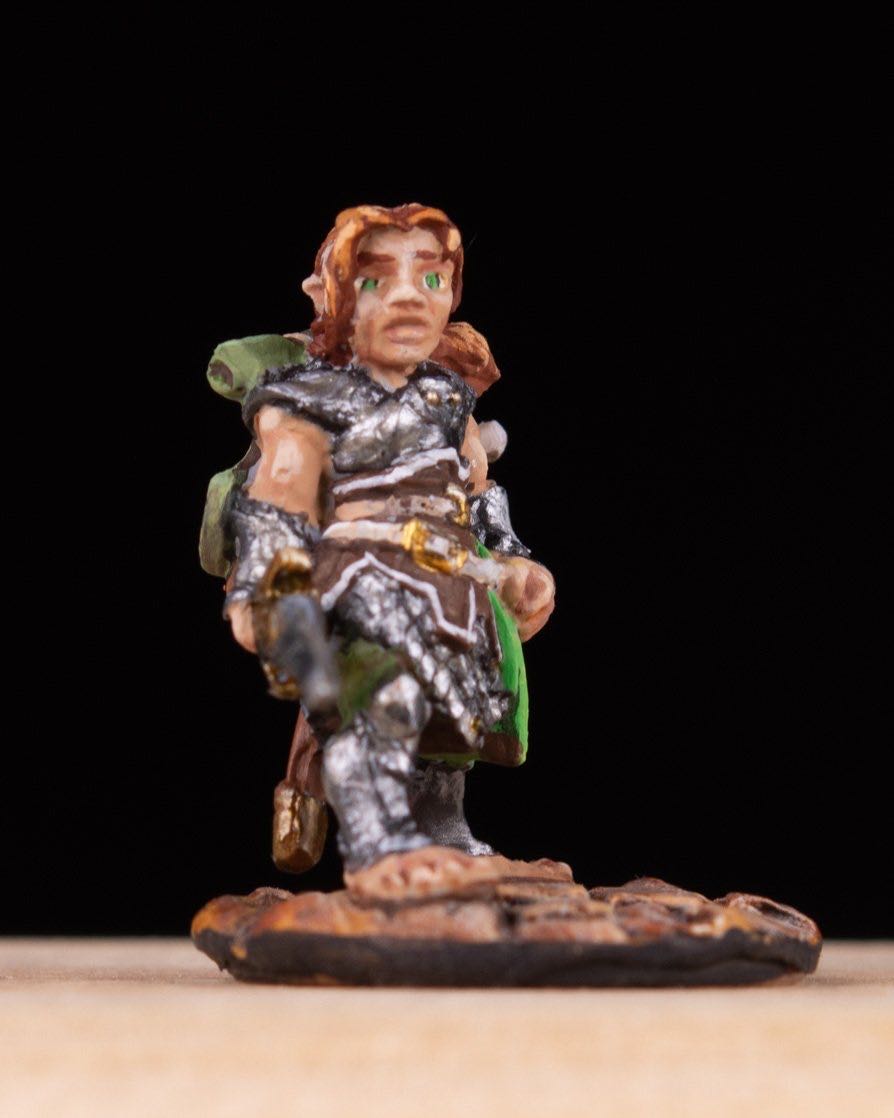 Bones: Dingo Halfling Rogue Reaper - Dungeons & Dragons vinyl figure collectible [Barcode 762486774034] - Main Image 4