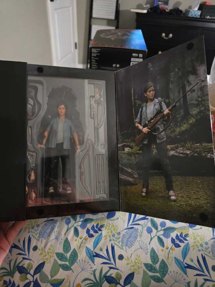 TheLast Of Us 2 Neca Ultimate Joel And Ellie 7-inch Scale Action Figures 2-pack  vinyl figure collectible [Barcode 634482444900] - Main Image 3