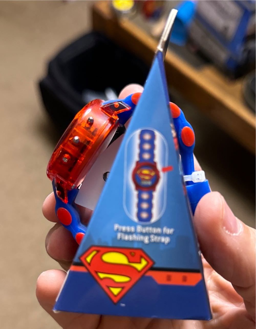 Superman flashing strap LCD watch  vinyl figure collectible - Main Image 2