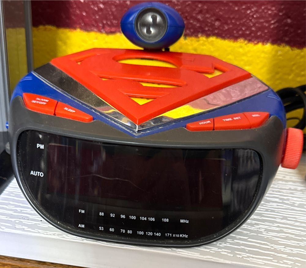SUPERMAN RADIO ALARM CLOCK Plays Superman Anthem  vinyl figure collectible - Main Image 2