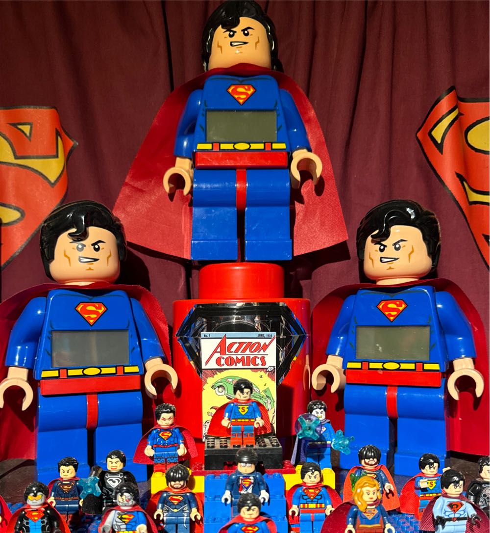 Lego Superman Alarm Clock  vinyl figure collectible - Main Image 2