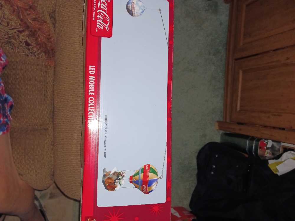 Coca-Cola Mobile With Polar Bear And Reindeer And Earth 🌎  - Coca-Cola vinyl figure collectible - Main Image 2