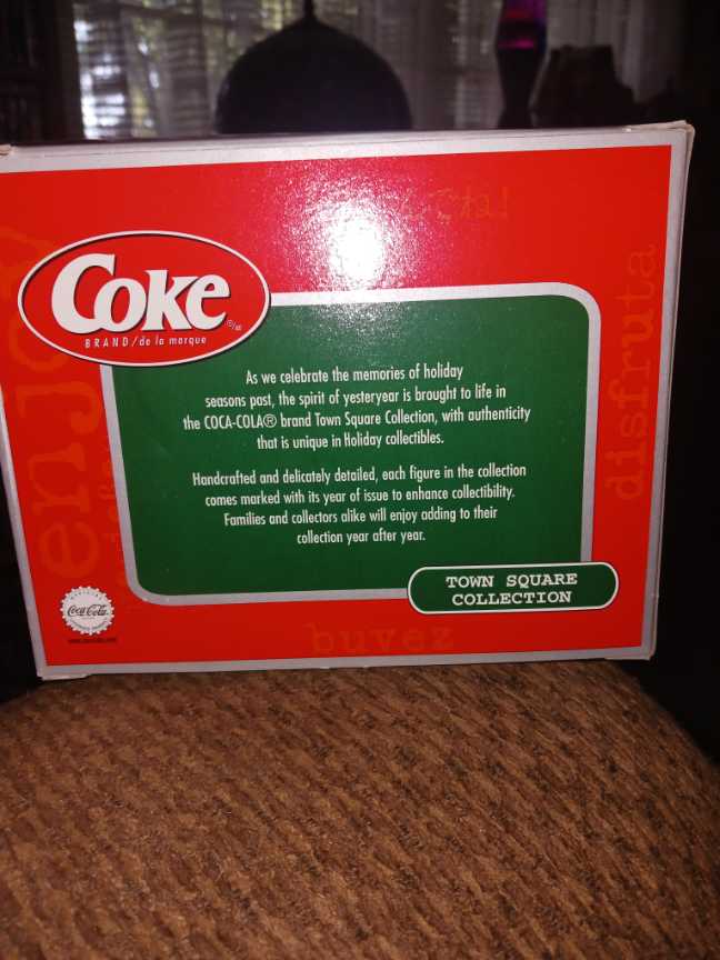 Coca-Cola Town Square Collection Red Airplane 2002 - Coca-Cola vinyl figure collectible - Main Image 2