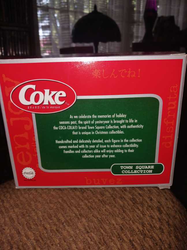 Coca-Cola Town Square Collection Red & White Airplane 2002 - Coca-Cola vinyl figure collectible - Main Image 2