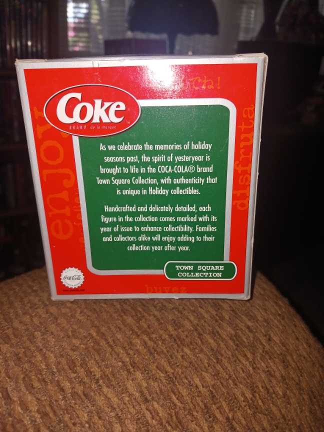 Coca-Cola Town Square Collection Yellow Cab - Coca-Cola vinyl figure collectible - Main Image 2