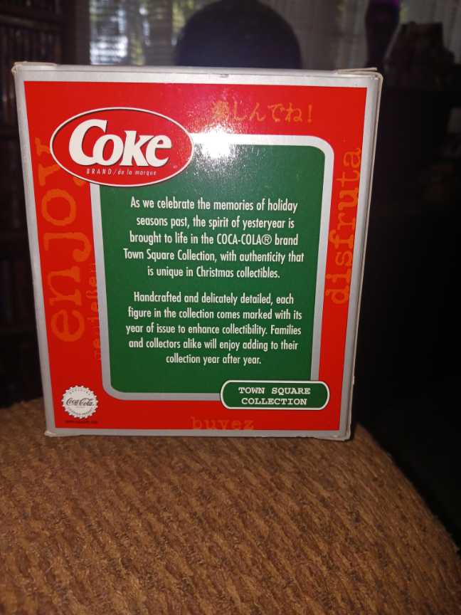 Coca-Cola Town Square Collection Pizza Red VW Delivery Car - Coca-Cola vinyl figure collectible - Main Image 2