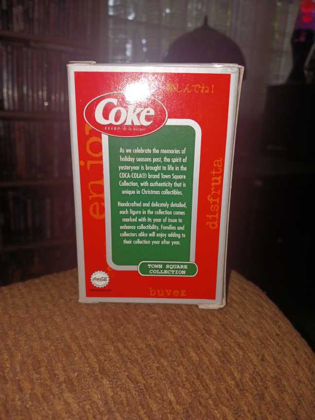 Coca-Cola Town Square Collection Mexican Lady With 6 Pack Coke - Coca-Cola vinyl figure collectible - Main Image 2