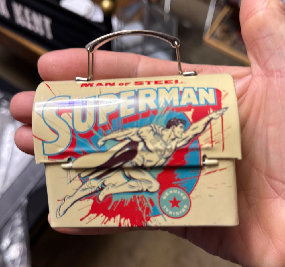 Superman Miniature Lunchpail Tin  vinyl figure collectible - Main Image 3