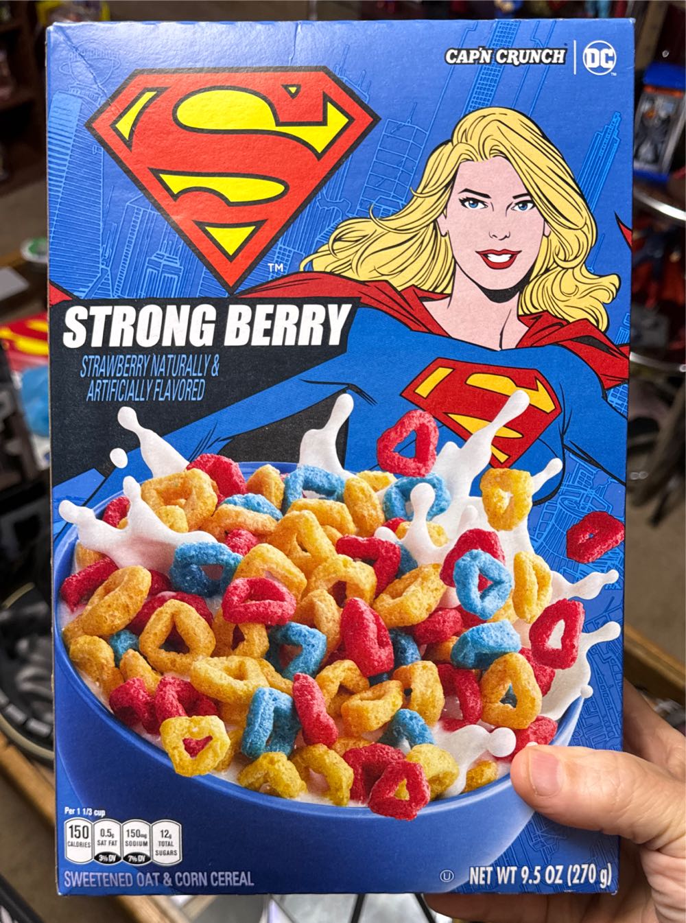 Quaker Oats Captain Crunch, Superman Strongberry Cereal  vinyl figure collectible [Barcode 030000575529] - Main Image 2