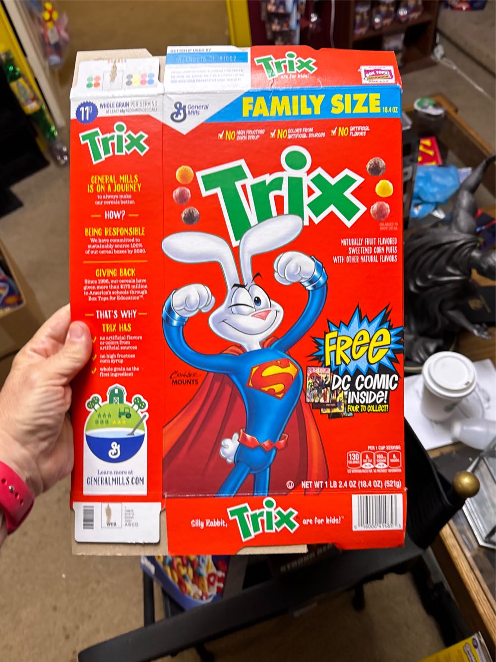 General Mills trix cereal Superman  vinyl figure collectible [Barcode 016000414853] - Main Image 2