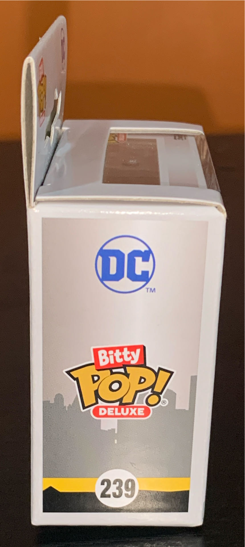 Batman (Hush) DC  239 - FUNKOPOP - Bitty Pop Deluxe - DC Comics vinyl figure collectible [Barcode 889698812986] - Main Image 4