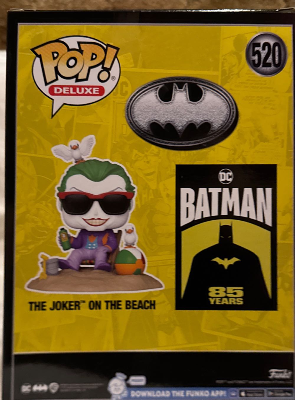 The Joker On The Beach - Batman vinyl figure collectible [Barcode 889698806824] - Main Image 2