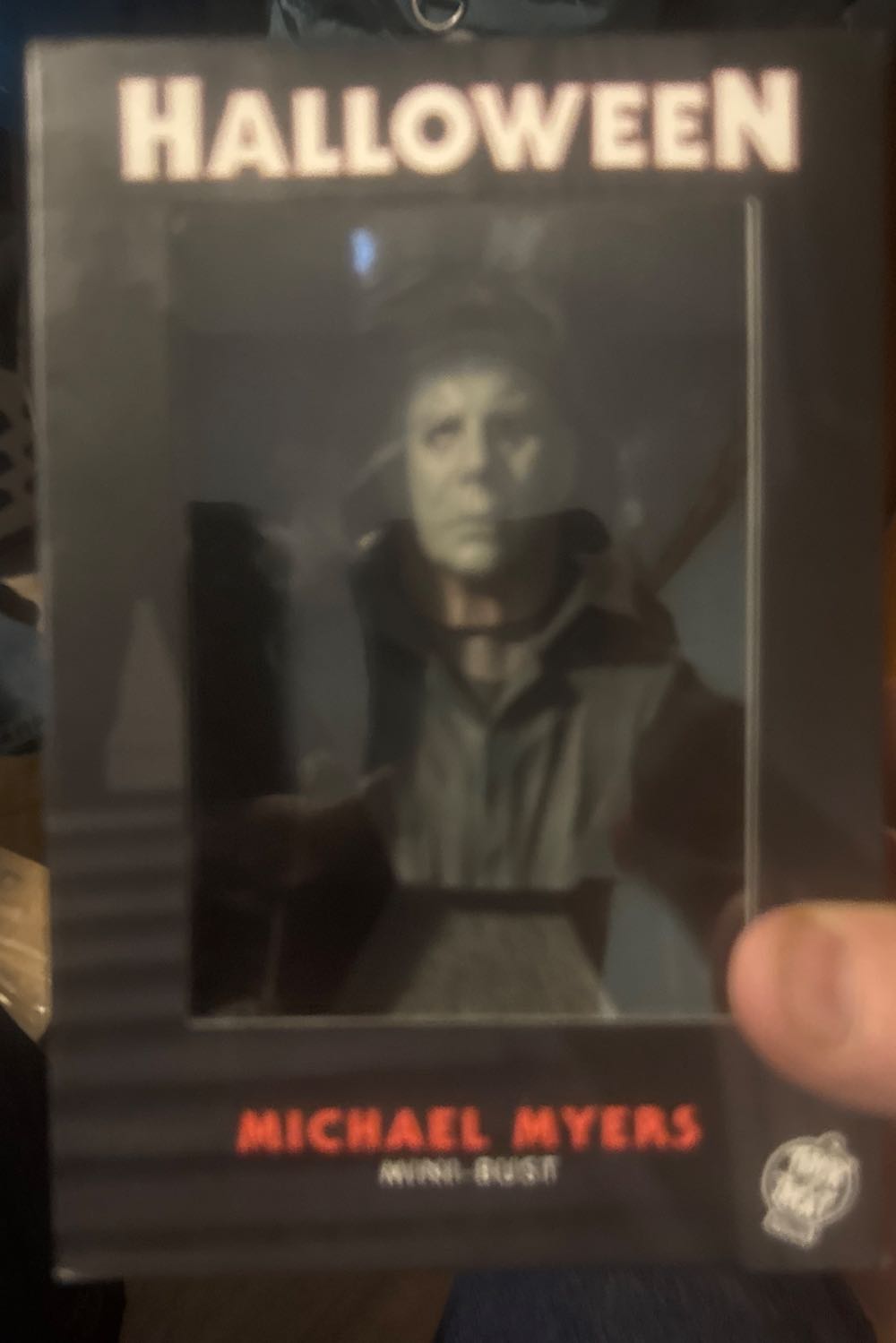 Trick Or Treat Studios Halloween: Michael Myers Mini Bust  vinyl figure collectible [Barcode 811501038481] - Main Image 2