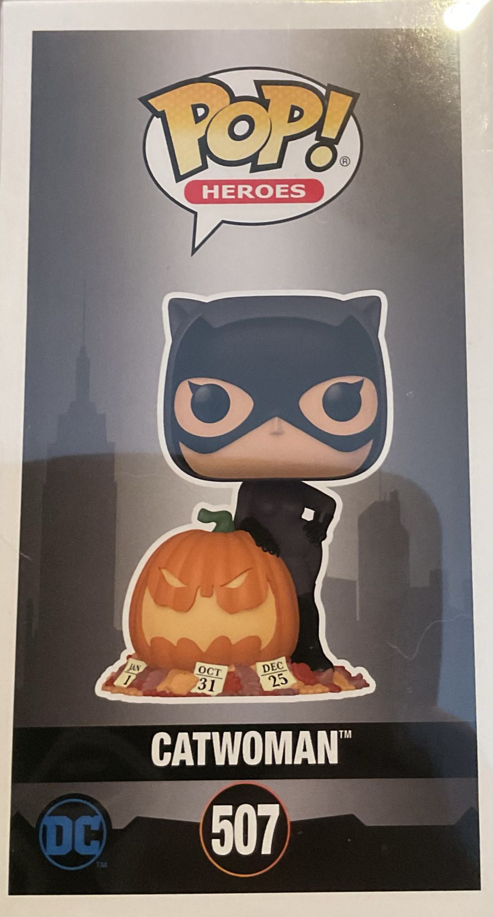 Catwoman - Batman vinyl figure collectible [Barcode 889698819565] - Main Image 2