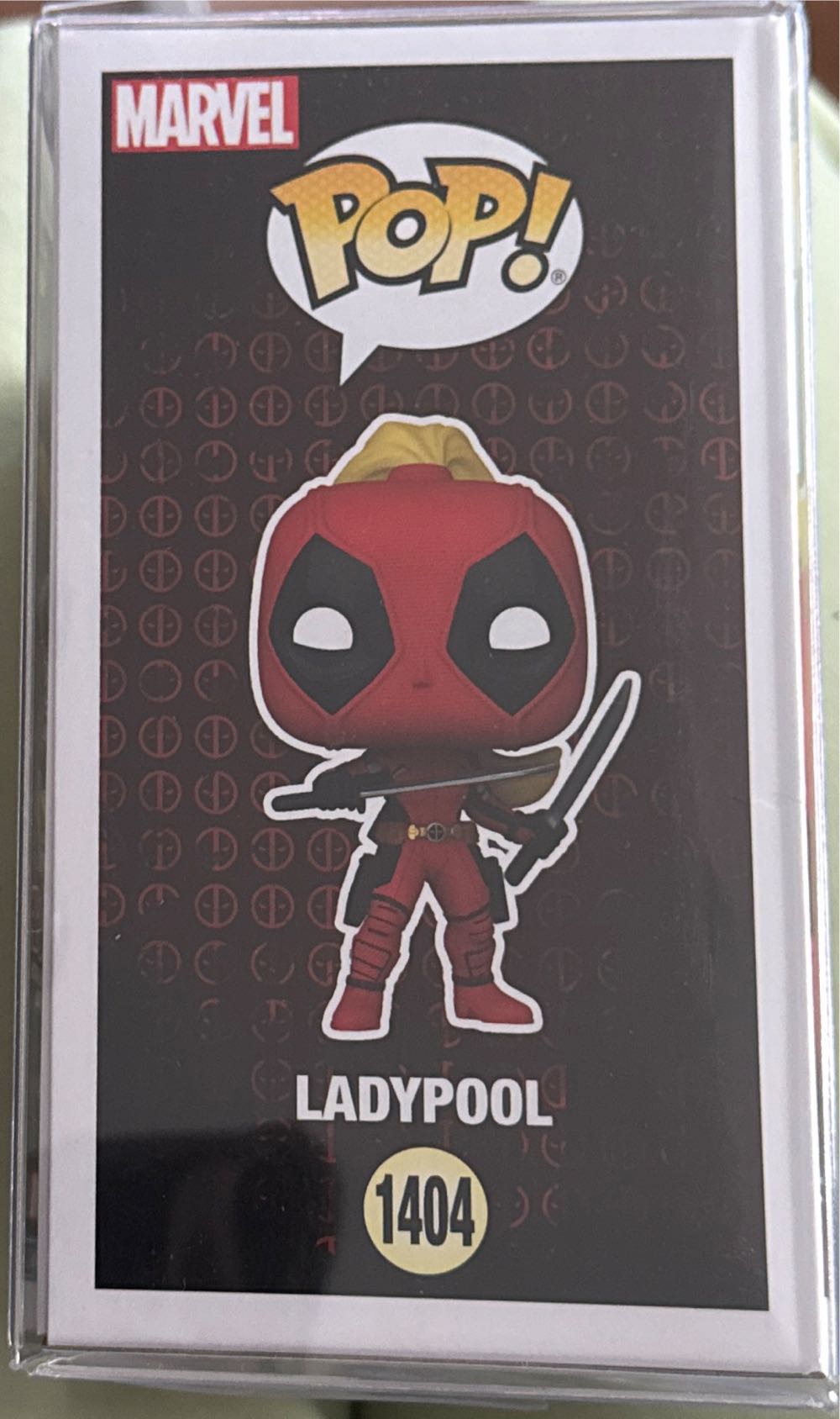 Ladypool - Deadpool vinyl figure collectible [Barcode 889698850742] - Main Image 4