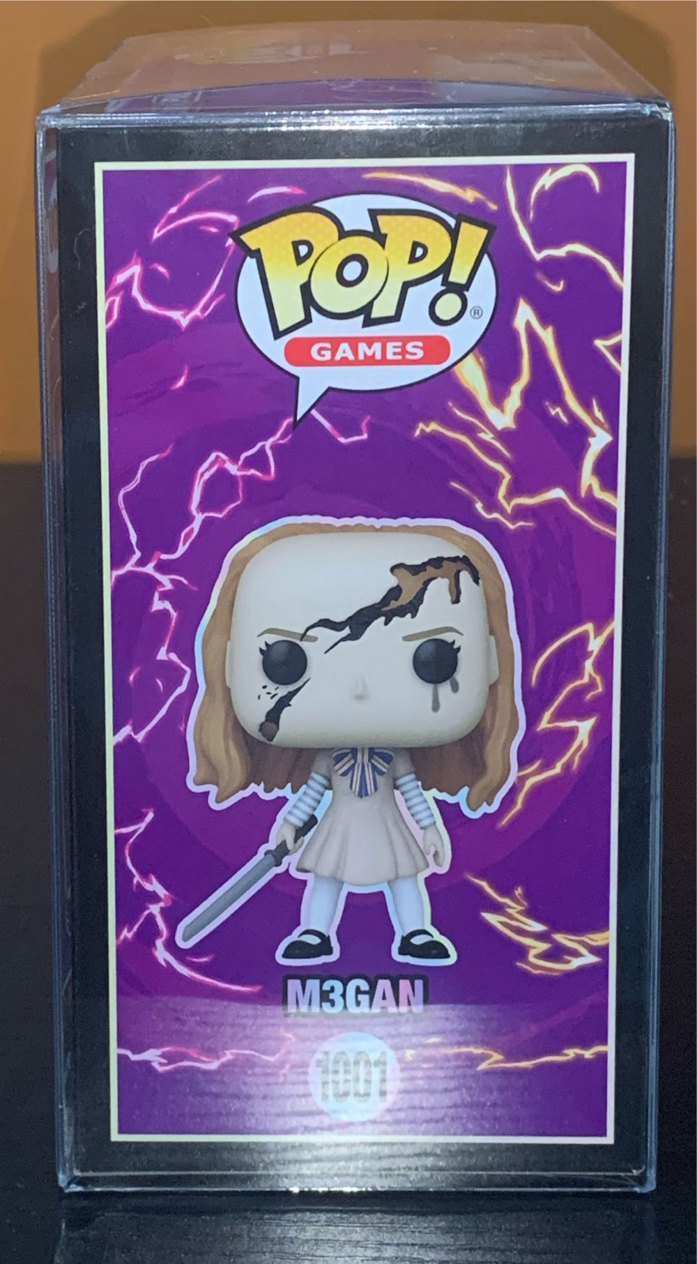 M3gan - Halloween vinyl figure collectible [Barcode 889698808743] - Main Image 4