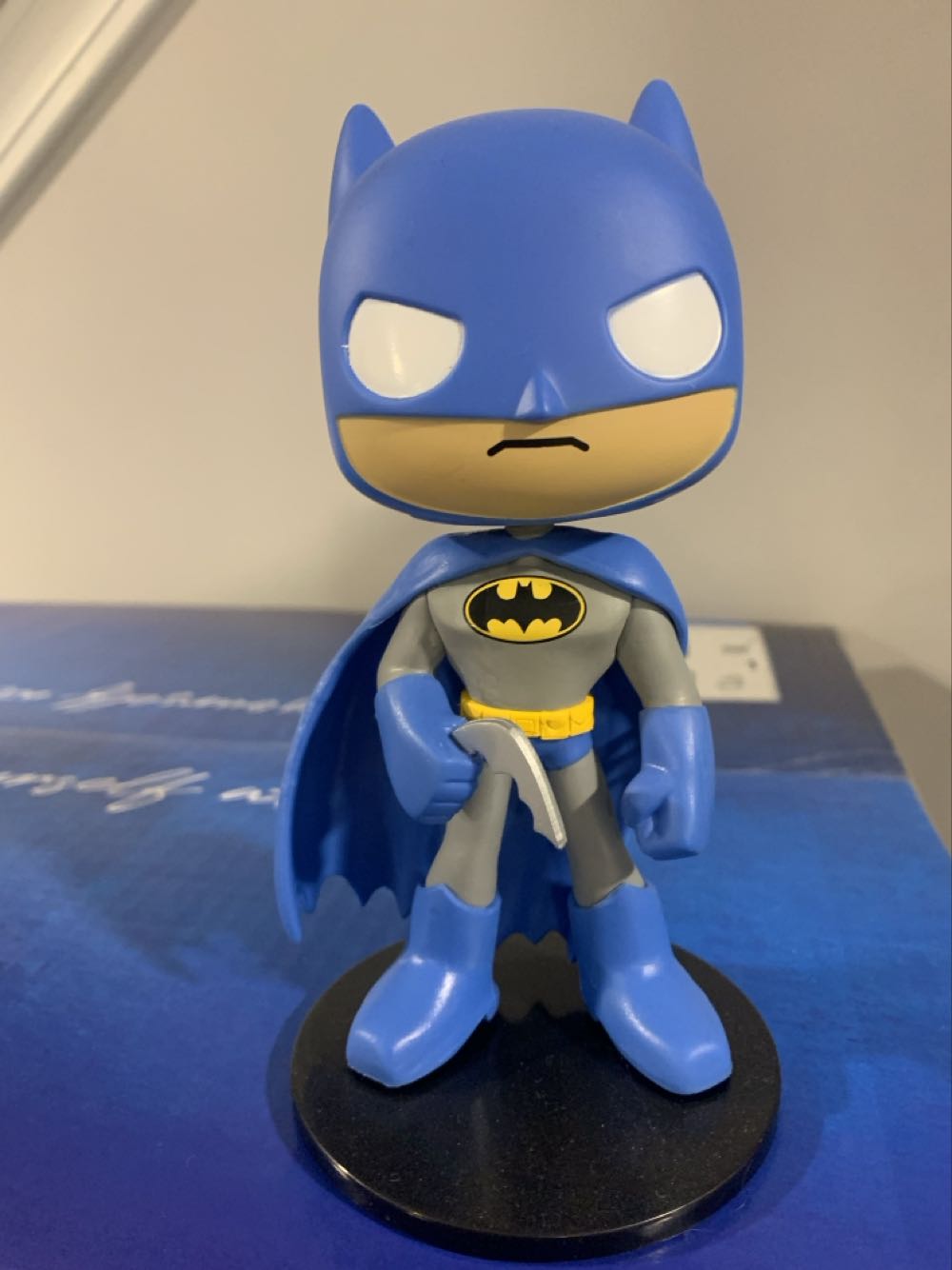 Batman - Batman vinyl figure collectible - Main Image 2