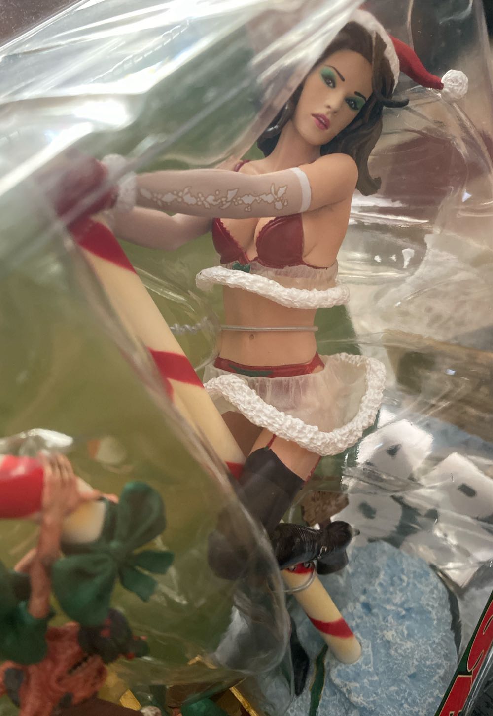 Mcfarlane: Monster Series Twisted Christmas Mrs. Claus  vinyl figure collectible [Barcode 787926411225] - Main Image 3