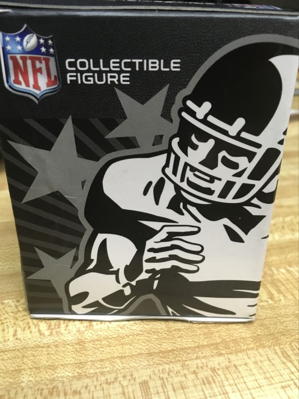 Disney Vinylmation - NFL - Pittsburgh Steelers  vinyl figure collectible [Barcode 400005471407] - Main Image 3