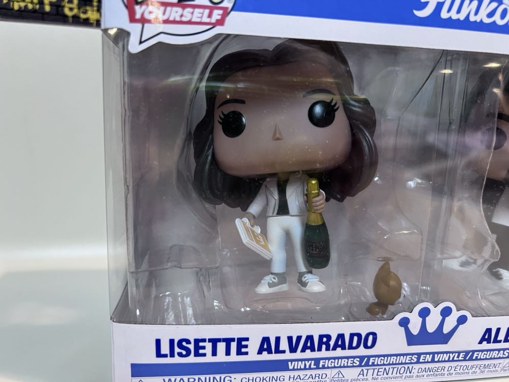 Greg And Amy - Celebrities vinyl figure collectible [Barcode 889698849937] - Main Image 2