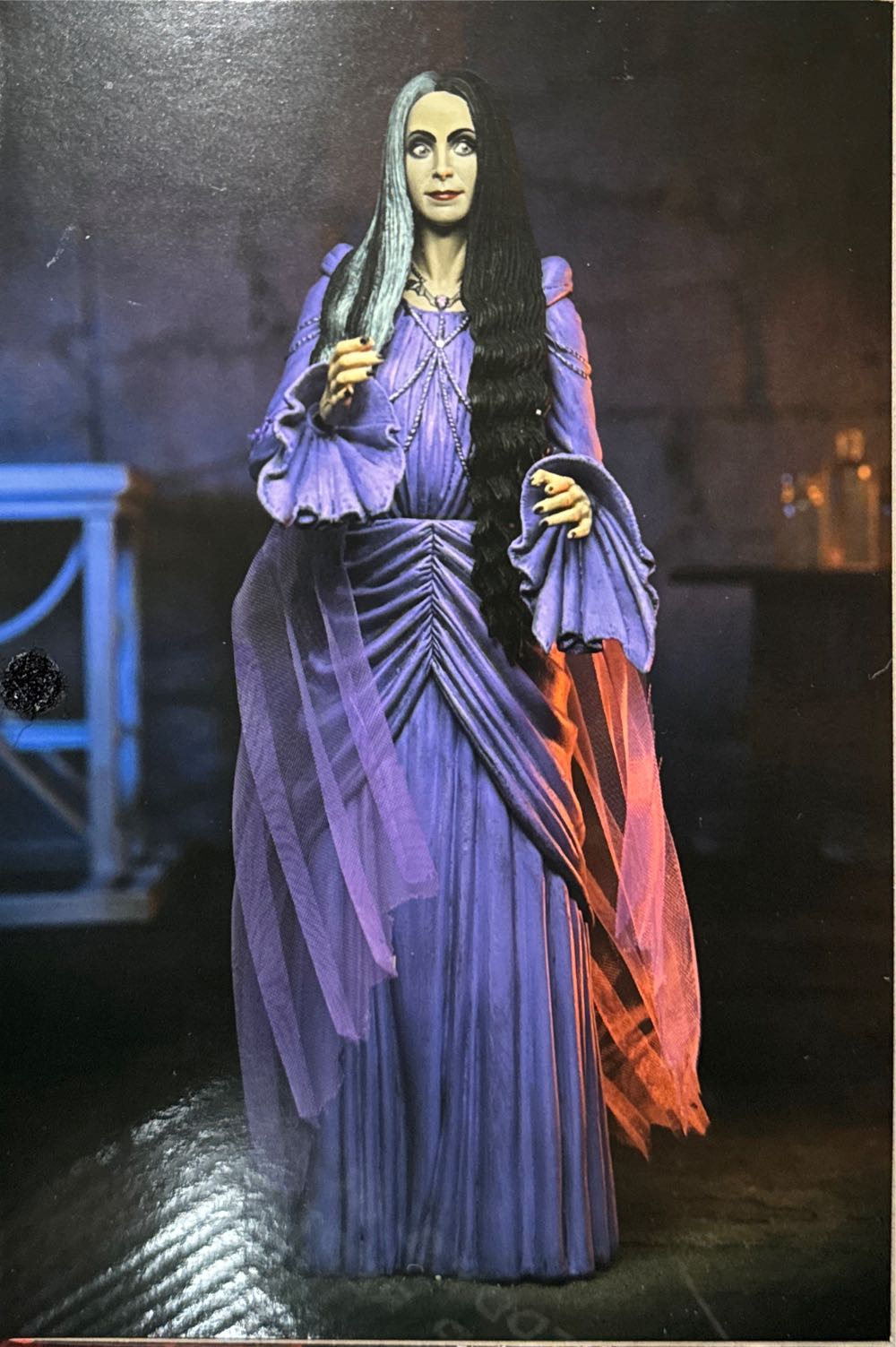 The Munsters: Ultimate Lily Munster  vinyl figure collectible [Barcode 634482560945] - Main Image 3