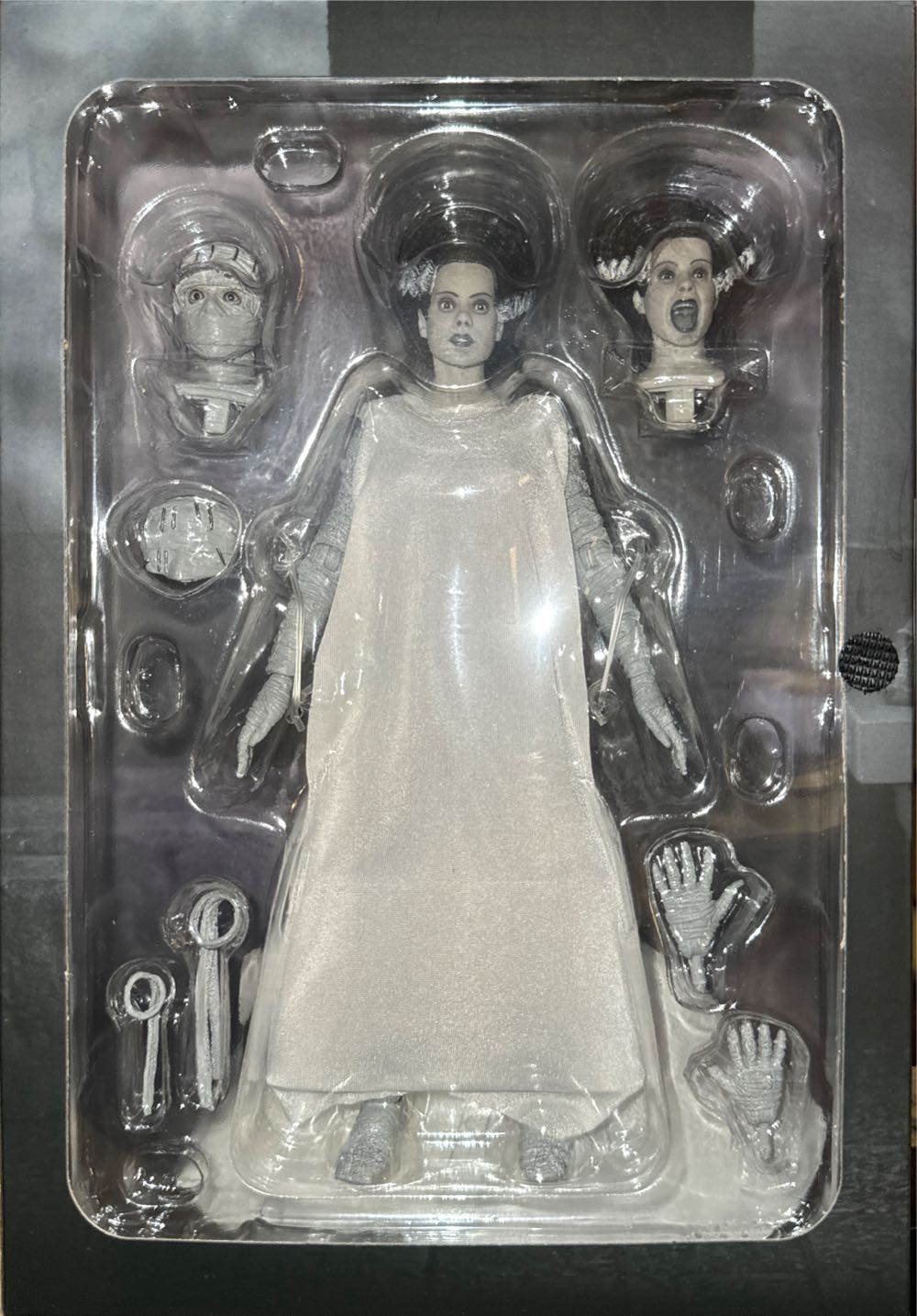 Bride of Frankenstein - Universal Monsters vinyl figure collectible [Barcode 634482048214] - Main Image 2