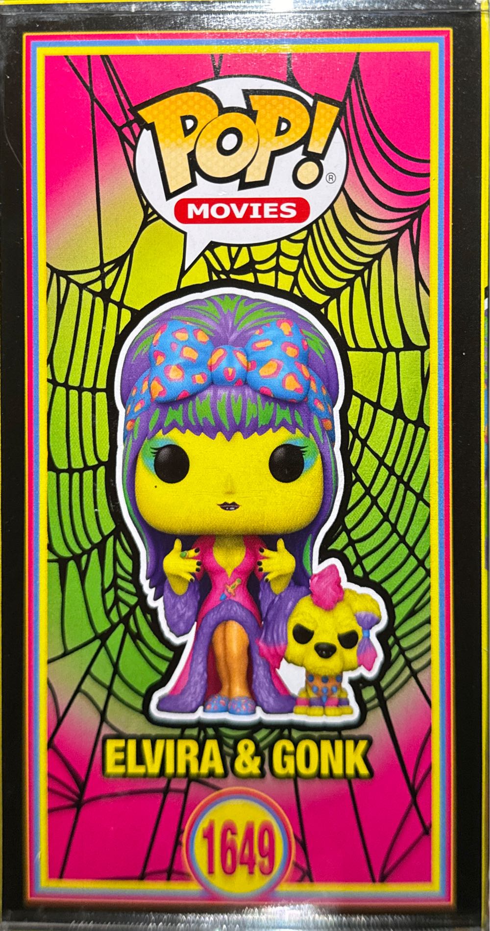 Elvira - Elvira Mistress of the Dark vinyl figure collectible [Barcode 889698824088] - Main Image 3