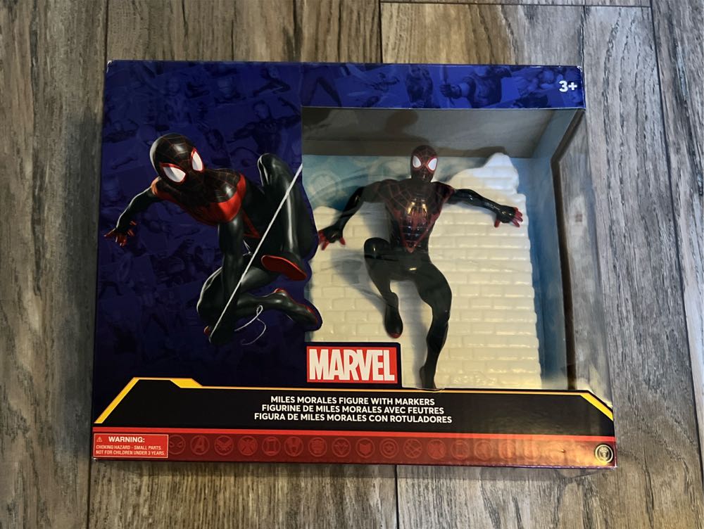 Miles Morales Figure With Markers - Marvel Universe vinyl figure collectible [Barcode 400956367729] - Main Image 2
