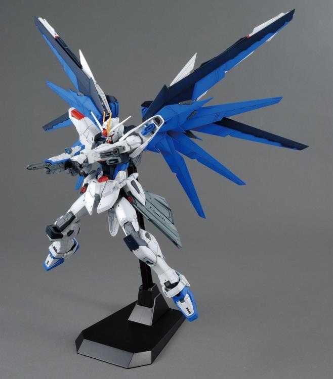 MS Gundam Seed Freedom Gundam  vinyl figure collectible - Main Image 3