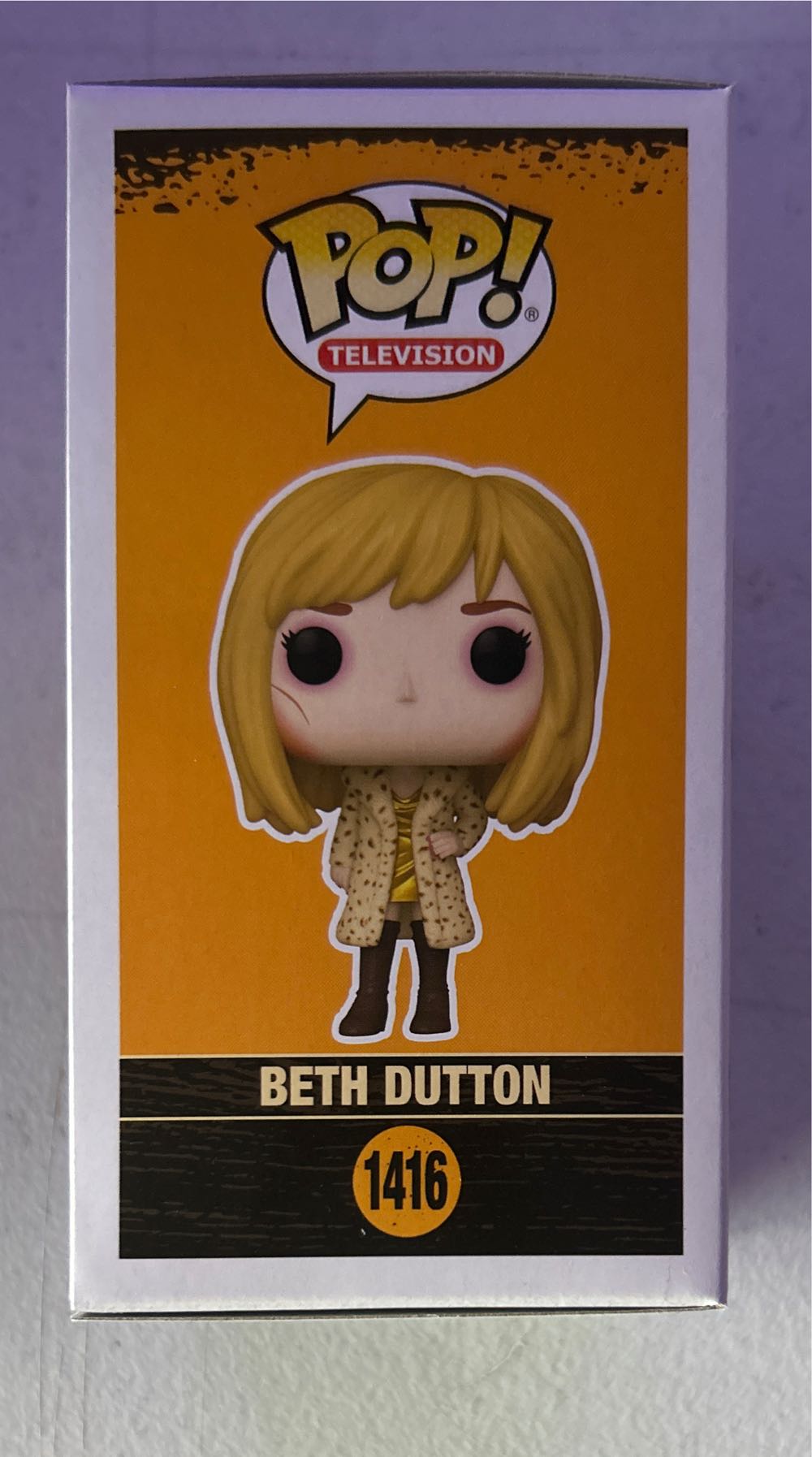 #1416 Television: Yellowstone: Beth Dutton (Yellow jacket)  vinyl figure collectible [Barcode 889698746106] - Main Image 4
